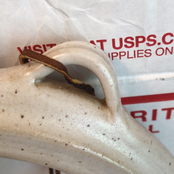 Fox Farm B Filius Pottery Hanging Dry Flower Hand Painted Leaf Signed 10.5x11.5” - Picture 4 of 7